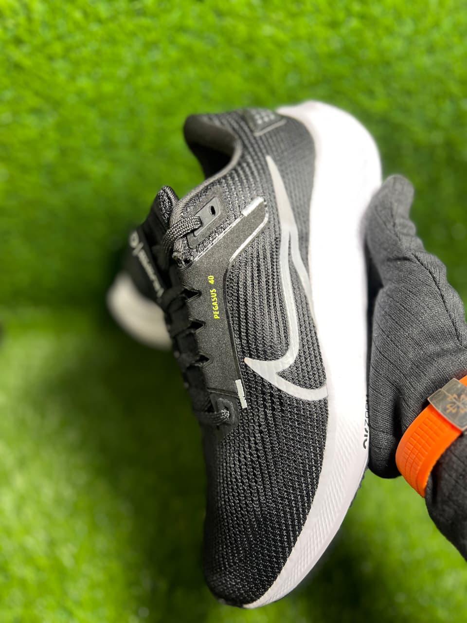 The Legend Lives On: Nike Air Zoom Pegasus 40. 👟⚡