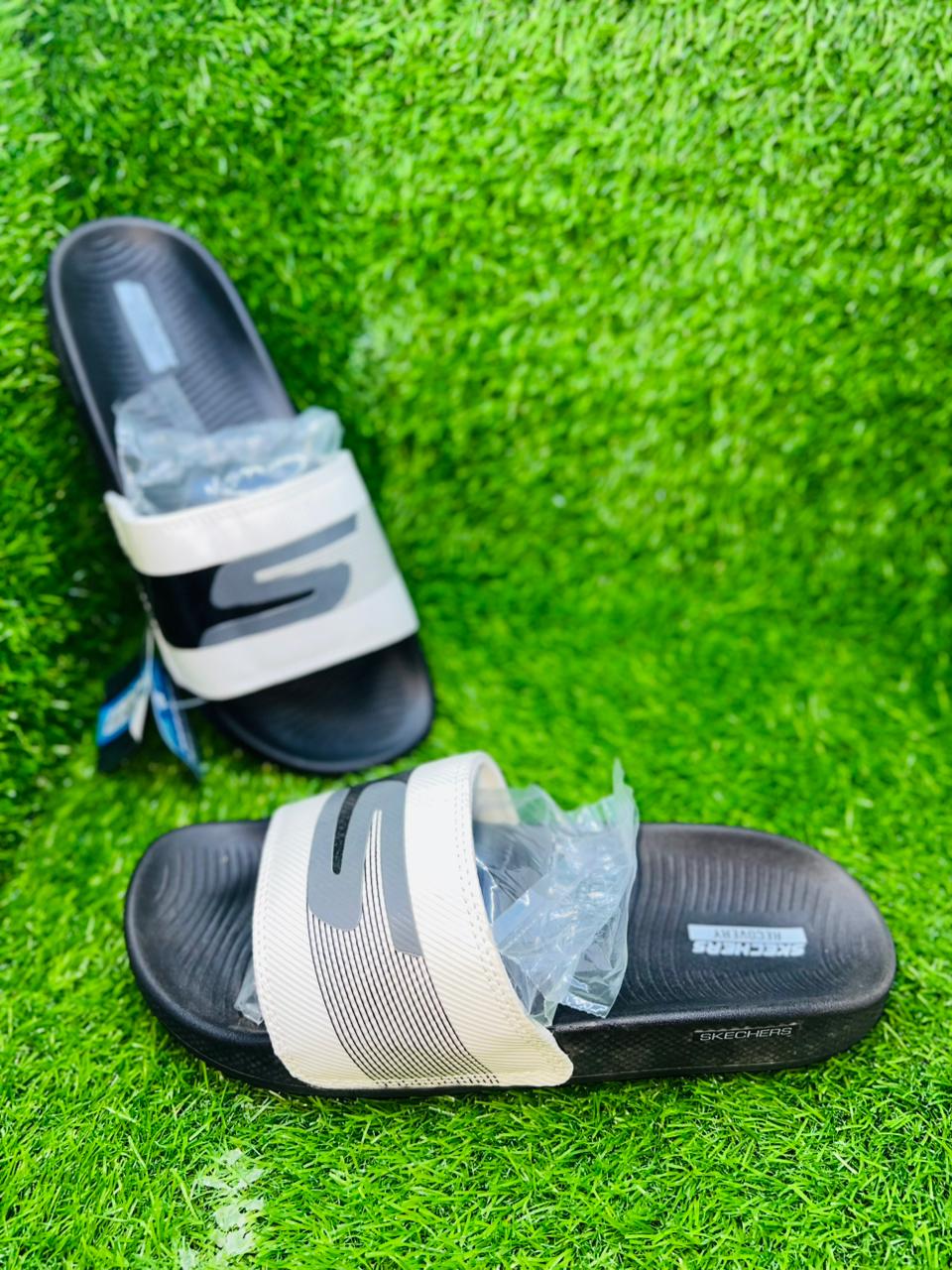 Skechers Hyper Recovery Slides