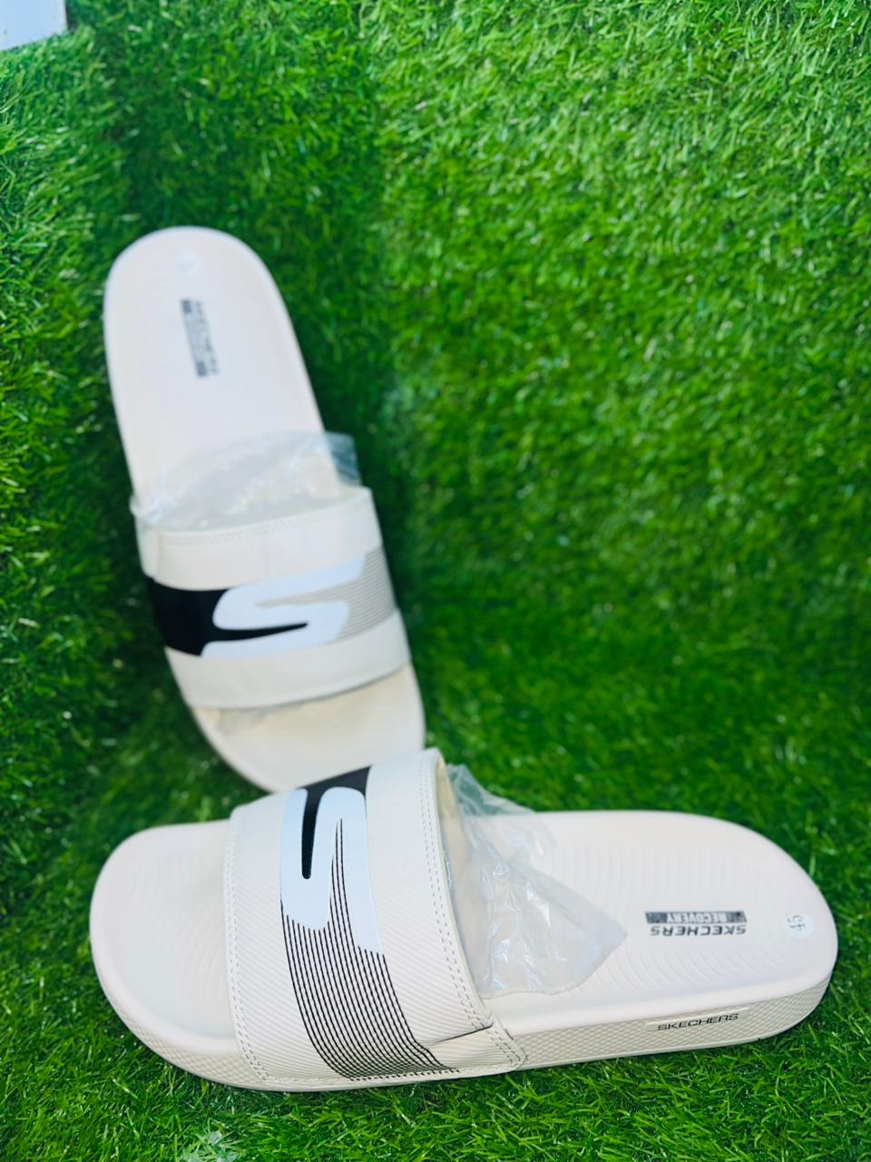 Skechers Hyper Recovery Slides